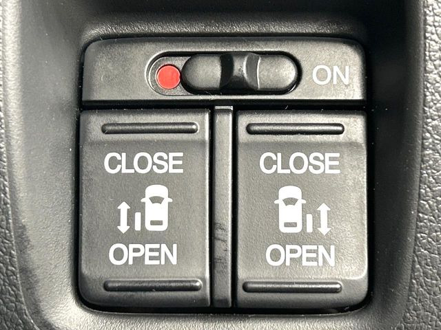 �y�����p���[�X���C�h�h�A�z�X�}�[�g�L�[��^�]�Ȃ̃X�C�b�`�Ō�ȗ����X���C�h�h�A�̊J���\���d��������͂����ăh�A���J����K�v�������A�����Ȃ��q�l�ł��ȒP�ɊJ���߂ł����K�ł���