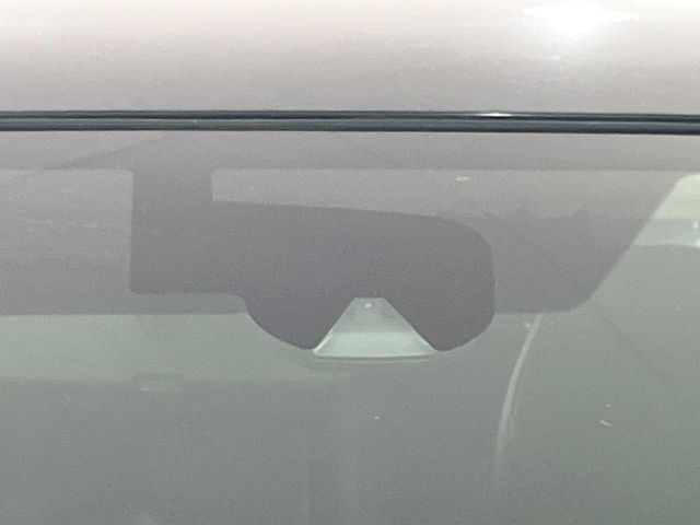 �y�G�}�[�W�F���V�[�u���[�L�z���s���ɑO���̎ԗ�����F�����A�Փ˂������Ȏ��͌x��ƃu���[�L�ŏՓˉ���Ɣ�Q�y�����A�V�X�g�B�����S�Ƀh���C�u�����y���݂��������܂��B