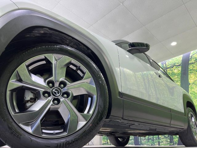 �y����18�C���`�A���~�z�C�[���z�O�ςɃ}�b�`���������A���~�z�C�[���𑕒����Ă���܂��B�e��ЊO�A���~�z�C�[����A�X�^�b�h���X�^�C�����戵�����Ă���܂��B���񂲑��k����������