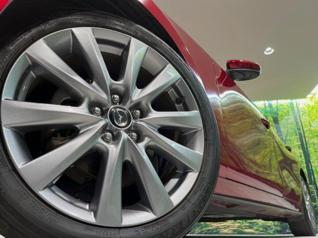 �y����18�C���`�A���~�z�C�[���z�O�ςɃ}�b�`���������A���~�z�C�[���𑕒����Ă���܂��B�e��ЊO�A���~�z�C�[����A�X�^�b�h���X�^�C�����戵�����Ă���܂��B���񂲑��k����������