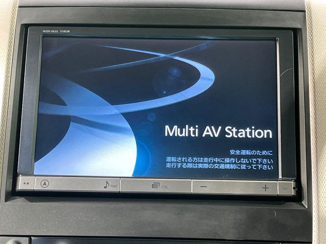 �y�����i�r�z�l�C�̏����i�r�𑕔����Ă���܂��B�i�r�̎g���₷���͂������A�I�[�f�B�I�@�\���[��!�L�����v�◷�s�͂������A�ʋ΂┃�����ȂǕ��i�̃h���C�u���y�����Ȃ�͂���