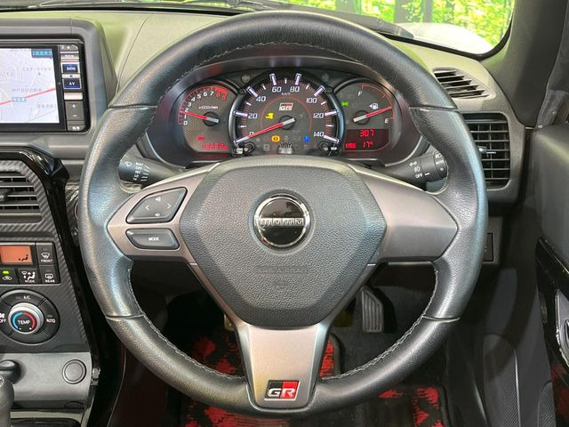 �y�����v�����X�e�A�����O�z�㎿�Ȋv���g�p���邱�ƂŁA��ɂ����������݂ƂĂ��^�]���₷���n���h���ł���