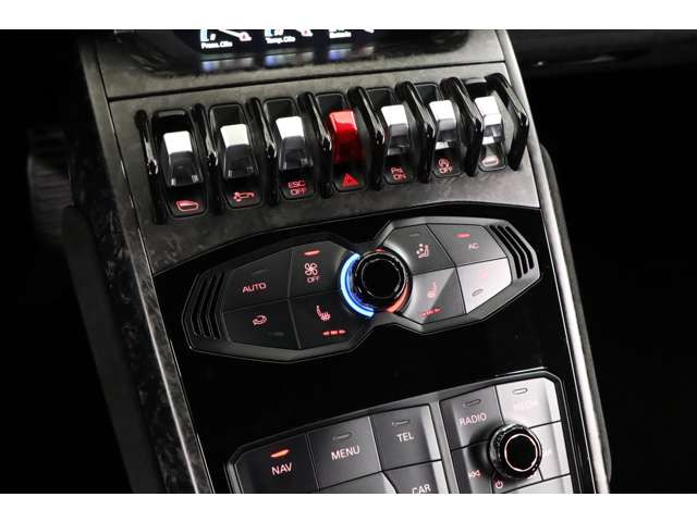 ���t�e�B���O�V�X�e���ɂ��t�����g�̎ԍ��������\�B�i����X�΂̂���ꏊ�ł����S���đ��s�ł��܂��B