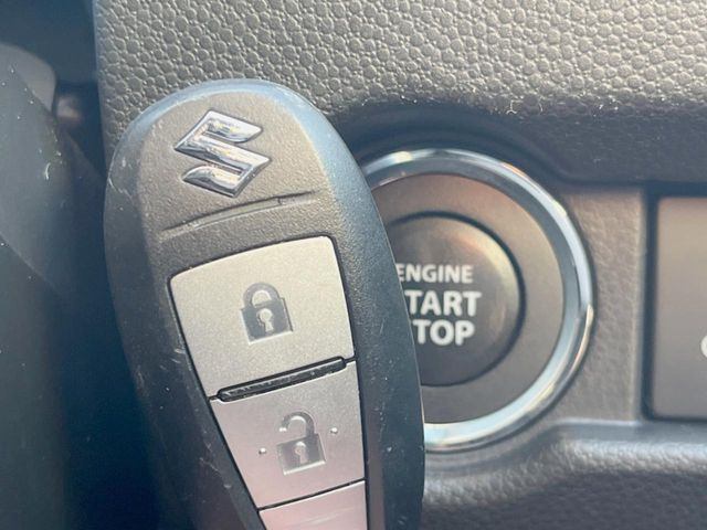 �y�L�[���X�X�^�[�g�V�X�e���z�J�o����|�P�b�g�ɓ��ꂽ�܂܂ł��h�A�̎{���E�������\�ȃX�}�[�g�L�[�𑕔��B�G���W���̃I���E�I�t�����J�M�����o���K�v����������Ƃ��Ă��֗��ł���