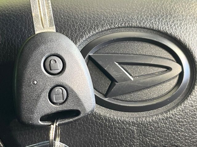 �֗��ȃL�[���X��{�^������ŊȒP�Ƀh�A�̉����A�{�����\�ł�!