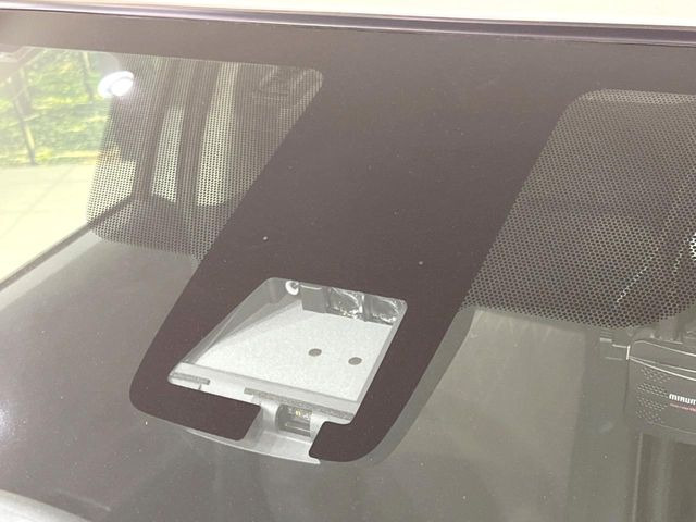 �y�g���^�Z�[�t�e�B�Z���X�z���s���ɑO���̎ԗ�����F�����A�Փ˂������Ȏ��͌x��ƃu���[�L�ŏՓˉ���Ɣ�Q�y�����A�V�X�g�B�����S�Ƀh���C�u�����y���݂��������܂��B