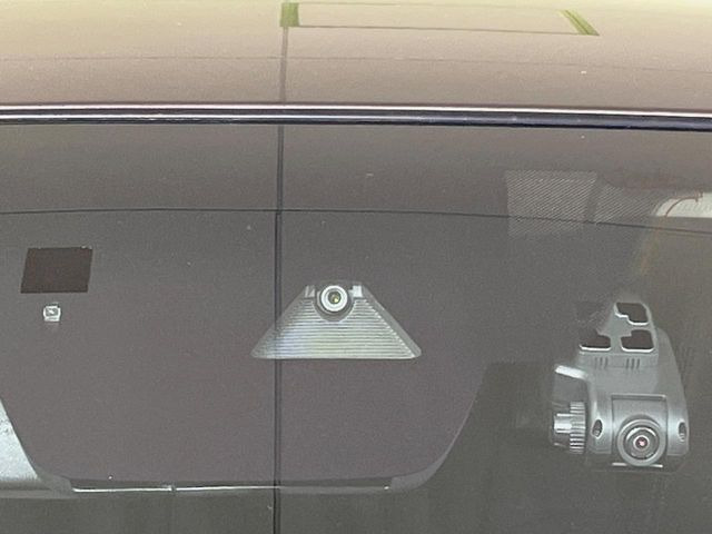 �y�X�}�[�g�V�e�B�u���[�L�T�|�[�g�z�ᑬ���s���ɑO���̎ԗ�����F�����A�Փ˂������Ȏ��͌x��ƃu���[�L�ŏՓˉ���Ɣ�Q�y�����A�V�X�g�B�����S�Ƀh���C�u�����y���݂��������܂��B