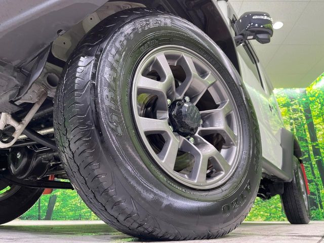 �y����15�C���`�A���~�z�C�[���z�O�ςɃ}�b�`���������A���~�z�C�[���𑕒����Ă���܂��B�e��ЊO�A���~�z�C�[����A�X�^�b�h���X�^�C�����戵�����Ă���܂��B���񂲑��k����������