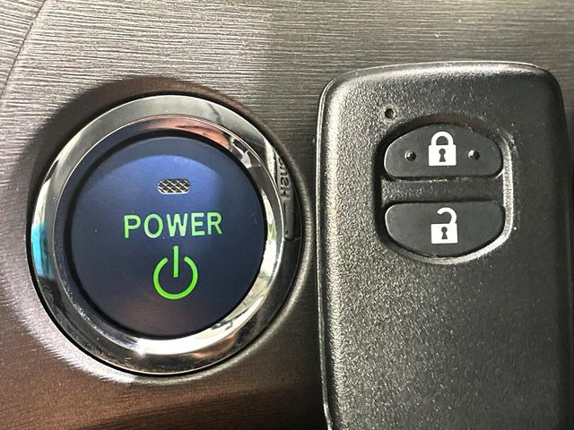 �y�X�}�[�g�L�[�z�J�o����|�P�b�g�ɓ��ꂽ�܂܂ł��h�A�̎{���E�������\�ȃX�}�[�g�L�[�𑕔��B�G���W���̃I���E�I�t�����J�M�����o���K�v����������Ƃ��Ă��֗��ł���