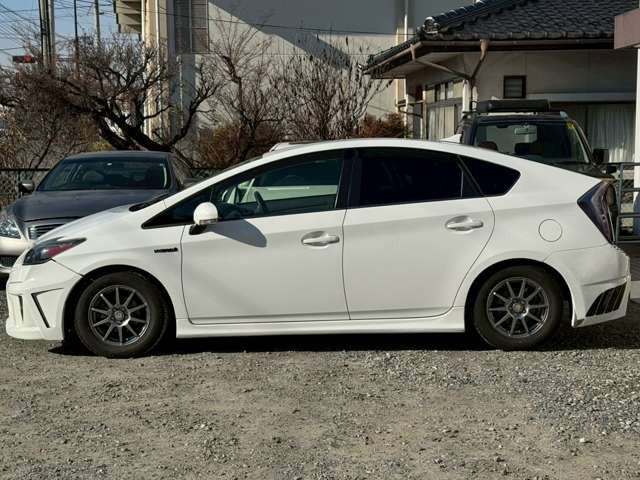 プリウス1.8 L