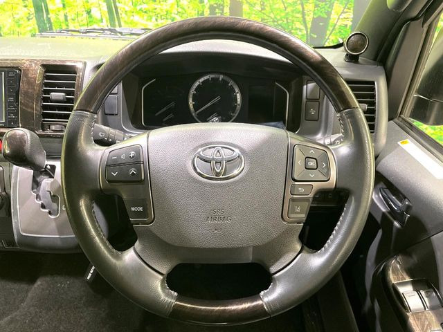 �y�����v�����X�e�A�����O�z�㎿�Ȋv���g�p���邱�ƂŁA��ɂ����������݂ƂĂ��^�]���₷���n���h���ł���