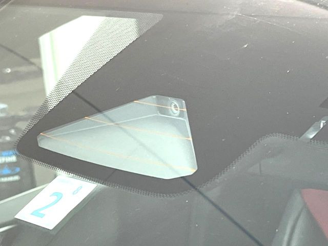 �y�Z�[�t�e�B�V�X�e���v���X�z���s���ɑO���̎ԗ�����F�����A�Փ˂������Ȏ��͌x��ƃu���[�L�ŏՓˉ���Ɣ�Q�y�����A�V�X�g�B�����S�Ƀh���C�u�����y���݂��������܂��B