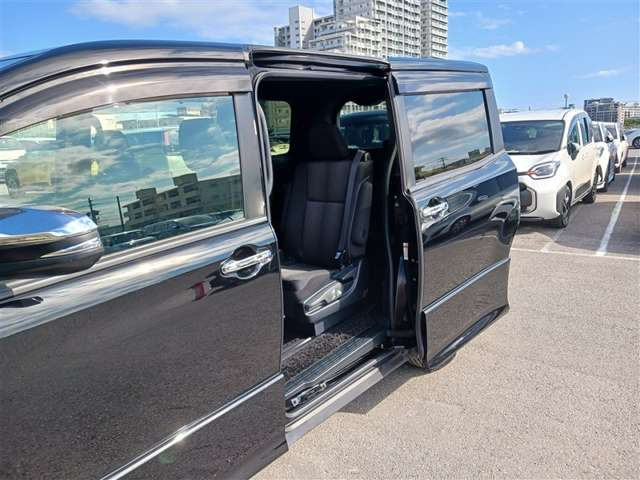 ヴォクシー1.8 ハイブリッド ZS 煌II