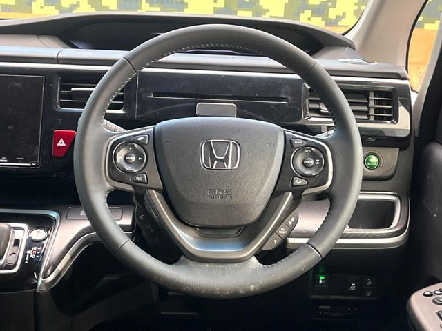 �y�����v�����X�e�A�����O�z�㎿�Ȋv���g�p���邱�ƂŁA��ɂ����������݂ƂĂ��^�]���₷���n���h���ł���