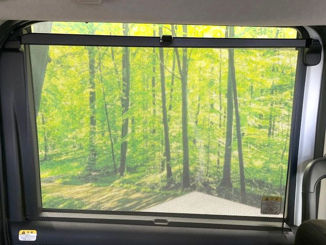 �y���[���V�F�[�h�z��������ԊO����̌���ῂ����Ƃ��ɃT�b�ƈ����o���Ďg����A���[���i�[�^�C�v�̃T���V�F�[�h�𑕔��B��Ȃɏ�������q�l���E�g�E�g�����������ȂǁA���Ђ����p����������