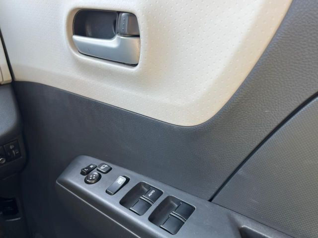 �y�d���i�[�~���[�z�T�C�h�~���[�͓d���i�[���ƂȂ��Ă���A�������ԏ�ł��L�Y�������X�N��}�����܂��B