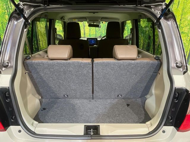 ���i�̂���������ʋ΁A���}���ɏ\���ȉ׎��X�y�[�X���m�ۂ��Ă���܂��B�Z�J���h�V�[�g��|���ƁA�傫�ȉו��̐ύڂ��\�ł���