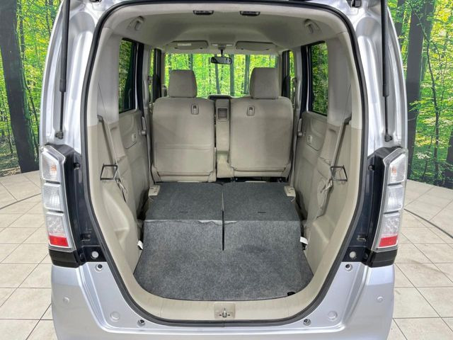 ���i�̂���������ʋ΁A���}���ɏ\���ȉ׎��X�y�[�X���m�ۂ��Ă���܂��B�Z�J���h�V�[�g��|���ƁA�傫�ȉו��̐ύڂ��\�ł���