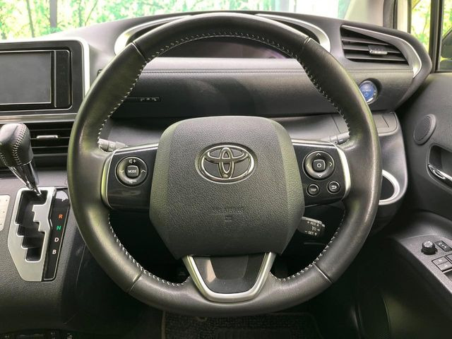 ステアリングも使用感が少なく、きれいな状態となっております♪