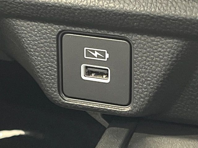 �yUSB�|�[�g�z�X�}�[�g�t�H���Ȃǂ��[�d�ł���USB�|�[�g�𑕔�