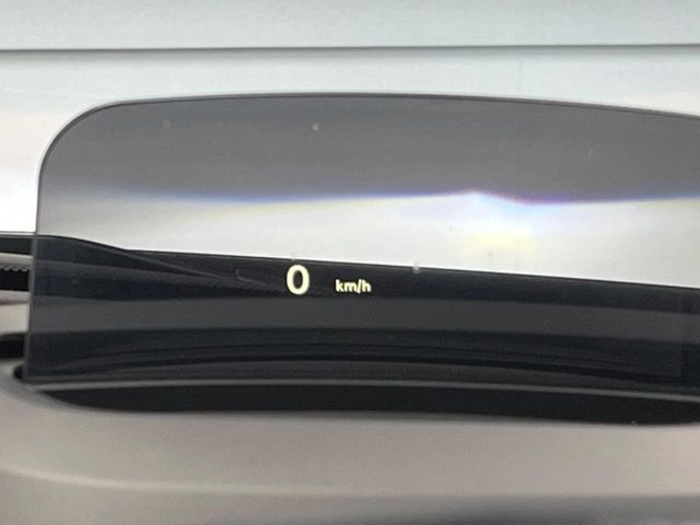 ���w�b�h�A�b�v�f�B�X�v���C:���݂̑��x�⑖�s�����f�W�^���\���ŉ^�]�ȑO���̃K���X�ɓ��e!�^�]���A���������炳���K�v�ȏ����m�F�ł���̂łƂ��Ă��֗��ň��S!