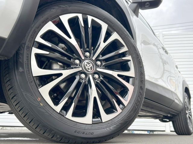 �y����18�C���`�A���~�z�C�[���z�O�ςɃ}�b�`���������A���~�z�C�[���𑕒����Ă���܂��B�e��ЊO�A���~�z�C�[����A�X�^�b�h���X�^�C�����戵�����Ă���܂��B���񂲑��k����������