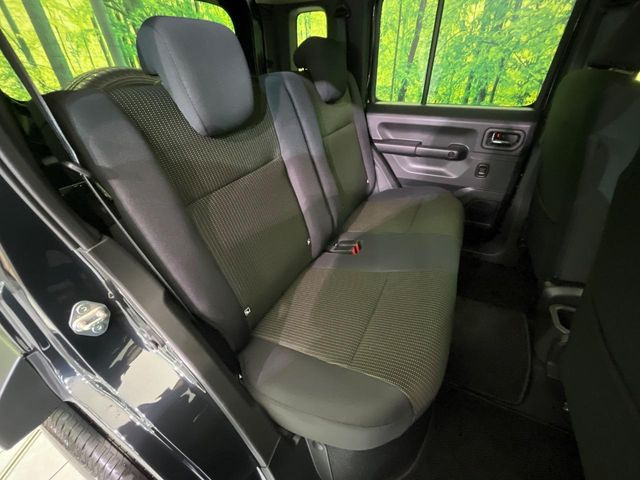 ���i���ȃI���W�i���t���A�}�b�g���I�v�V�����ɂĂ��p�ӂ��Ă���܂��B���D���ȃf�U�C����J���[�����Ԃɍ��킹�đI��ł����������Ƃ��ł��܂���