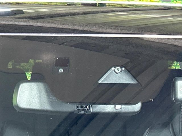 �y�X�}�[�g�V�e�B�u���[�L�T�|�[�g�z�ᑬ���s���ɑO���̎ԗ�����F�����A�Փ˂������Ȏ��͌x��ƃu���[�L�ŏՓˉ���Ɣ�Q�y�����A�V�X�g�B�����S�Ƀh���C�u�����y���݂��������܂��B