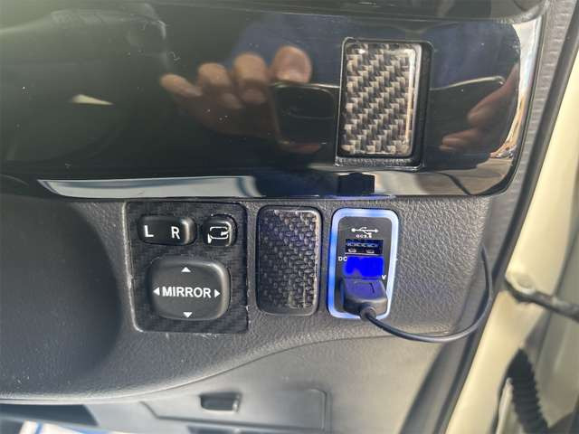 �d���I�[�g�i�[�~���[ USB�\�P�b�g