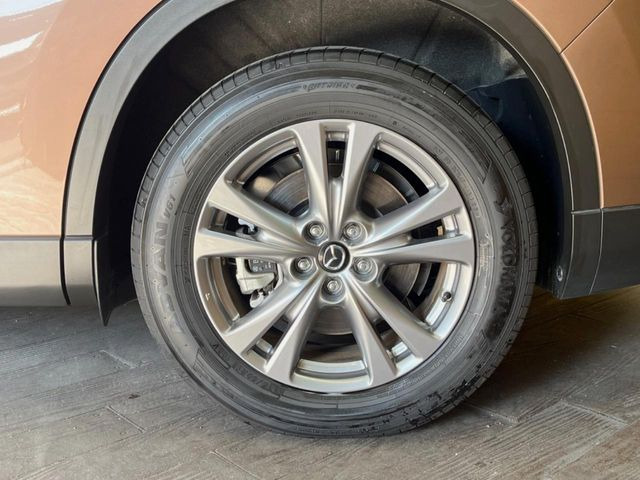 �y����18�C���`�A���~�z�C�[���z�O�ςɃ}�b�`���������A���~�z�C�[���𑕒����Ă���܂��B�e��ЊO�A���~�z�C�[����A�X�^�b�h���X�^�C�����戵�����Ă���܂��B���񂲑��k����������