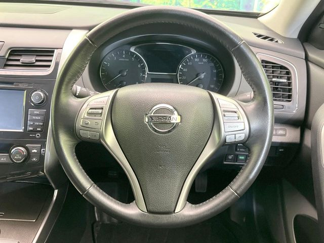 �y�����v�����X�e�A�����O�z�㎿�Ȋv���g�p���邱�ƂŁA��ɂ����������݂ƂĂ��^�]���₷���n���h���ł���