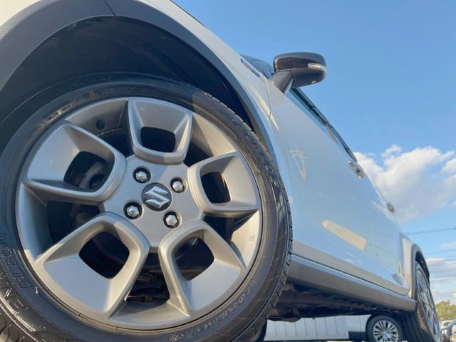 �y�����A���~�z�C�[���z�O�ςɃ}�b�`���������A���~�z�C�[���𑕒����Ă���܂��B�e��ЊO�A���~�z�C�[����A�X�^�b�h���X�^�C�����戵�����Ă���܂��B���񂲑��k����������