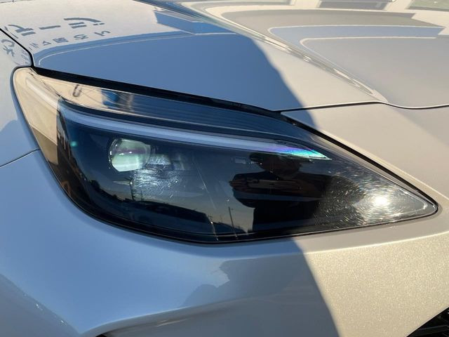 �yLED�w�b�h���C�g�z���V����ԑ��s�����ǍD�Ȏ��E���m�ۂ����S���ĉ^�]�ł��鍂�P�xLED�w�b�h���C�g�𑕔�!�_�����x�������A����d�͂��}�����Ă��܂��B