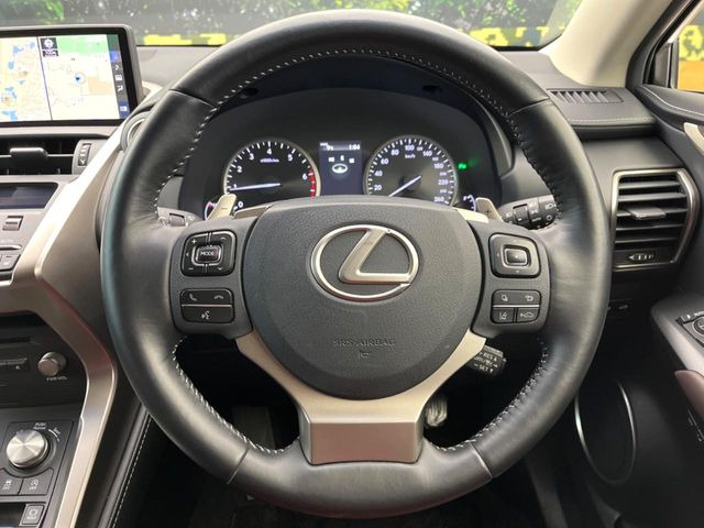 �y�����v�����X�e�A�����O�z�㎿�Ȋv���g�p���邱�ƂŁA��ɂ����������݂ƂĂ��^�]���₷���n���h���ł���