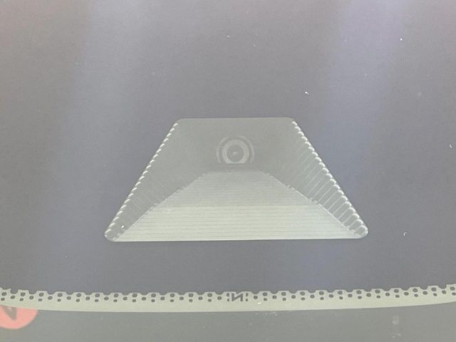 �y�z���_�Z���V���O�z���s���ɑO���̎ԗ�����F�����A�Փ˂������Ȏ��͌x��ƃu���[�L�ŏՓˉ���Ɣ�Q�y�����A�V�X�g�B�����S�Ƀh���C�u�����y���݂��������܂��B