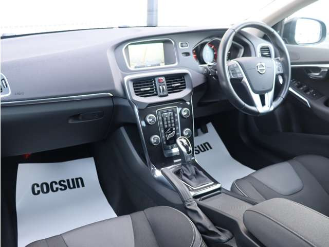 �h�C�c�̃{���{���`���[�j���O���[�J�[HEICO SPORTIV�̐��K�̔��X���t���ƈ��m���ɂ�HEICO SPORTIV�v���~�A���p�[�g�i�[KANTO / TOKAI�Ƃ��ĉ^�c�����Ă��܂��B