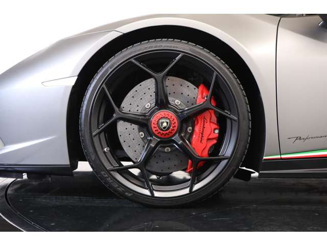 20�C���`Mimas�b���z�C�[���𑕒��B�y�ʂō����ɗD��A����o���̔�����R�[�i�����O�̐��m������芴������d�l�ƂȂ��Ă��܂��B