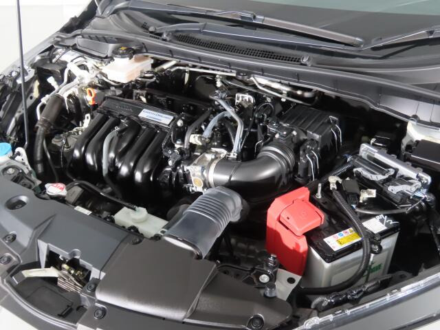 エンジンルームもきれいですよ。機関機構系も良好です。納車前に点検整備も行います。エンジンオイル・オイルフィルター・エアコンフィルター・ワイパーゴムは必ず交換致します(エアコンフィルターは、装着車のみ)