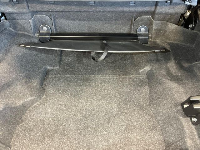 ���i�̂���������ʋ΁A���}���ɏ\���ȉ׎��X�y�[�X���m�ۂ��Ă���܂��B