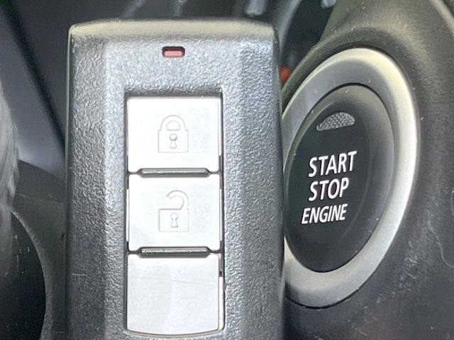 �y�I�y���[�V�����L�[�z�J�o����|�P�b�g�ɓ��ꂽ�܂܂ł��h�A�̎{���E�������\�ȃX�}�[�g�L�[�𑕔��B�G���W���̃I���E�I�t�����J�M�����o���K�v����������Ƃ��Ă��֗��ł���