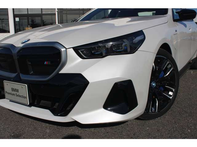 i5M60 xドライブ 4WD