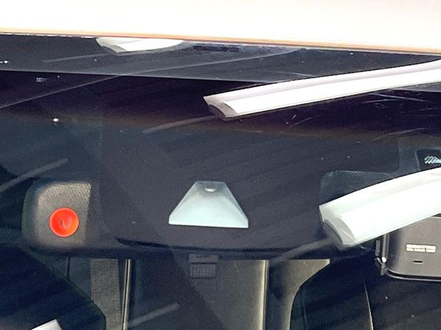 �y�g���^�Z�[�t�e�B�Z���X�z���s���ɑO���̎ԗ�����F�����A�Փ˂������Ȏ��͌x��ƃu���[�L�ŏՓˉ���Ɣ�Q�y�����A�V�X�g�B�����S�Ƀh���C�u�����y���݂��������܂��B