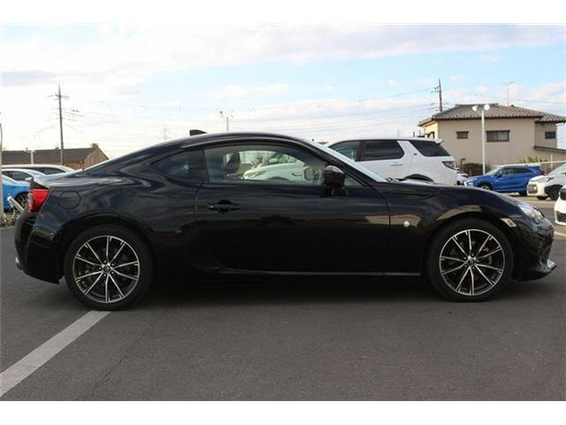 ���Ǝҗl�ւ̔̔��͂��f�肳���Ă��������܂��B �Ԍ������ԗ��̏ꍇ�́A�Ԍ����擾�������x�������z�ŕ\�����Ă���܂��B