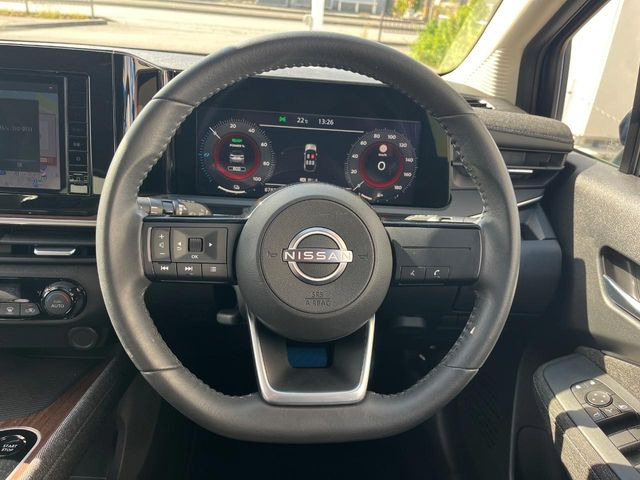 �y�����v�����X�e�A�����O�z�㎿�Ȋv���g�p���邱�ƂŁA��ɂ����������݂ƂĂ��^�]���₷���n���h���ł���