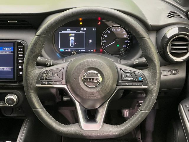 �y�����v�����X�e�A�����O�z�㎿�Ȋv���g�p���邱�ƂŁA��ɂ����������݂ƂĂ��^�]���₷���n���h���ł���