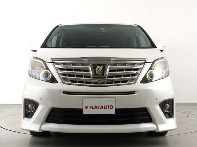 大迫力のフロントフェイスです!状態は非常にいいですが、コーティング施工により更なる質感をご提供できます。プランは数多く御座いますので、お気軽にお申し付けください!