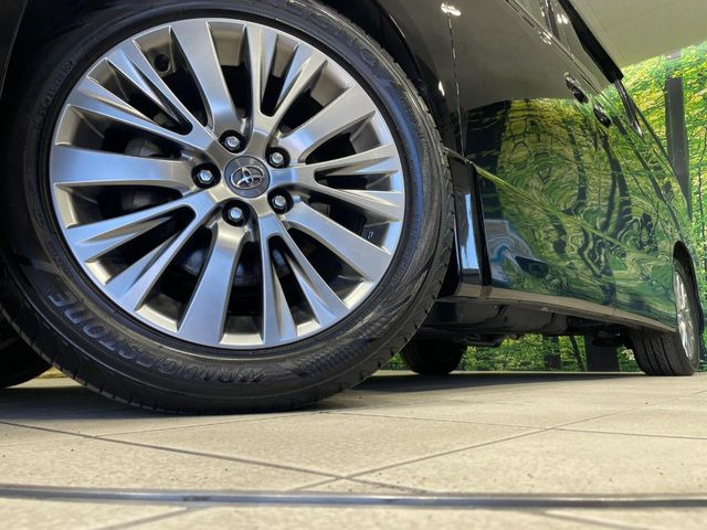 �y����18�C���`�A���~�z�C�[���z�O�ςɃ}�b�`���������A���~�z�C�[���𑕒����Ă���܂��B�e��ЊO�A���~�z�C�[����A�X�^�b�h���X�^�C�����戵�����Ă���܂��B���񂲑��k����������