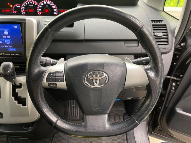 �y�����v�����X�e�A�����O�z�㎿�Ȋv���g�p���邱�ƂŁA��ɂ����������݂ƂĂ��^�]���₷���n���h���ł���