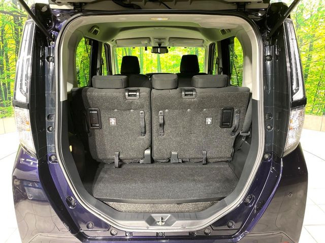 ���i�̂���������ʋ΁A���}���ɏ\���ȉ׎��X�y�[�X���m�ۂ��Ă���܂��B�Z�J���h�V�[�g��|���ƁA�傫�ȉו��̐ύڂ��\�ł���