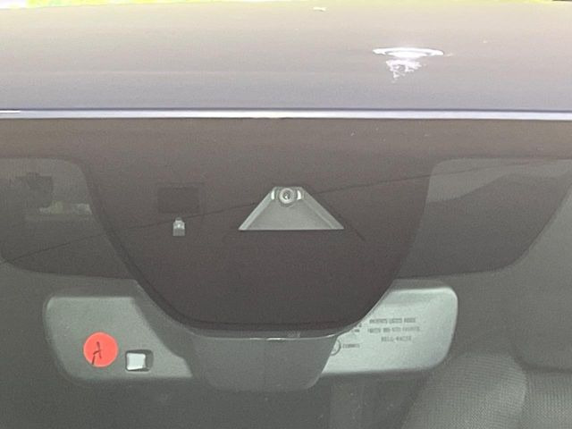 �yi-ACTIVESENSE�z���s���ɑO���̎ԗ�����F�����A�Փ˂������Ȏ��͌x��ƃu���[�L�ŏՓˉ���Ɣ�Q�y�����A�V�X�g�B�����S�Ƀh���C�u�����y���݂��������܂��B